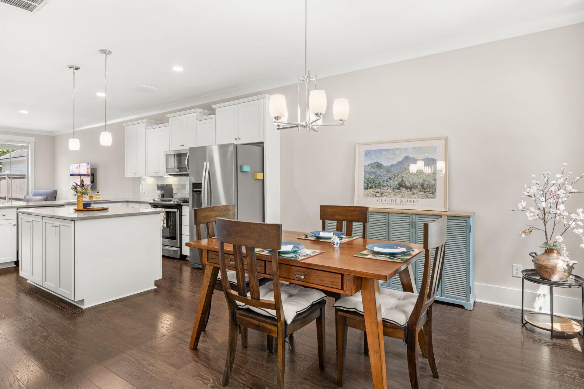 242 Oak Park Street Photo 4