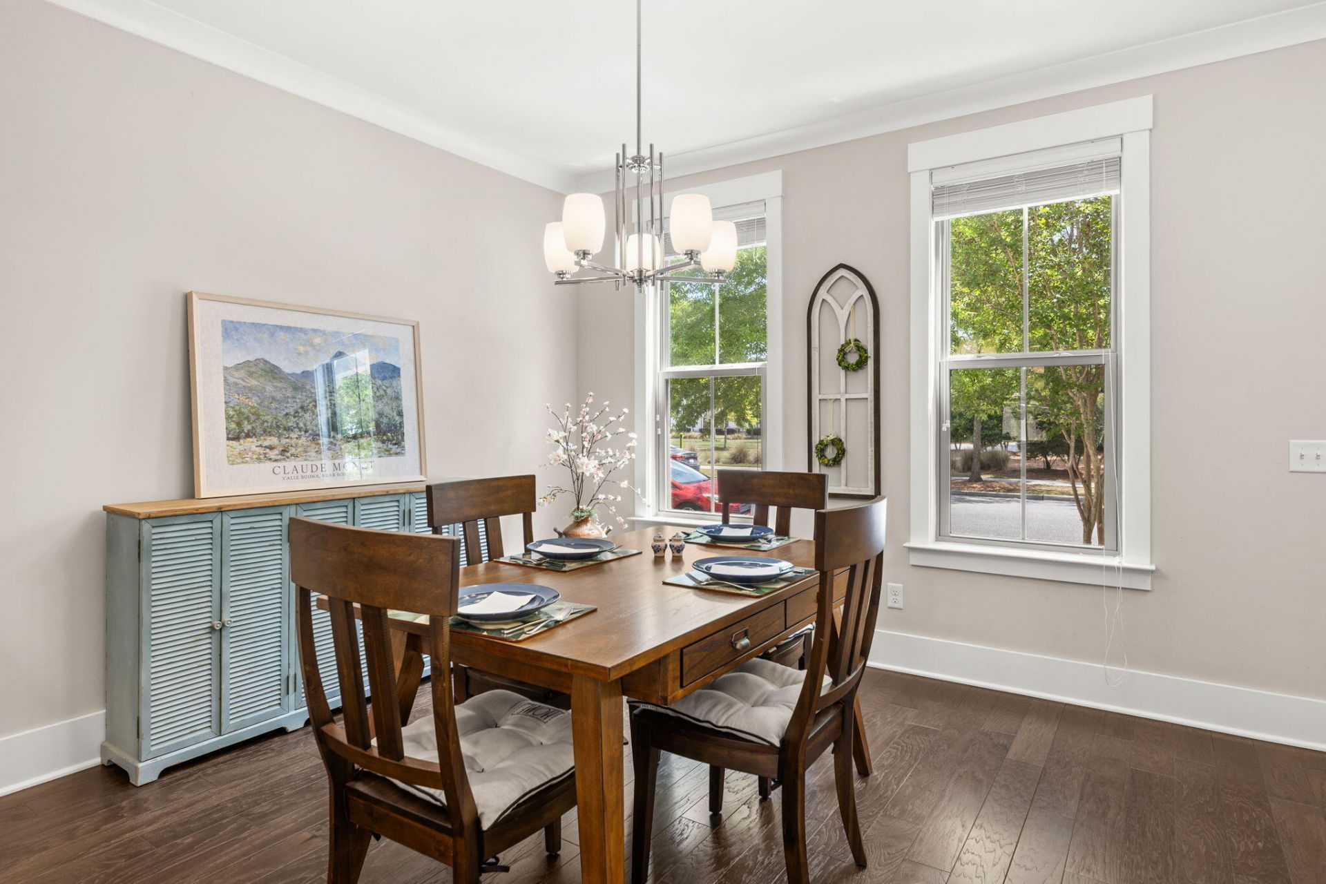 242 Oak Park Street Photo 5