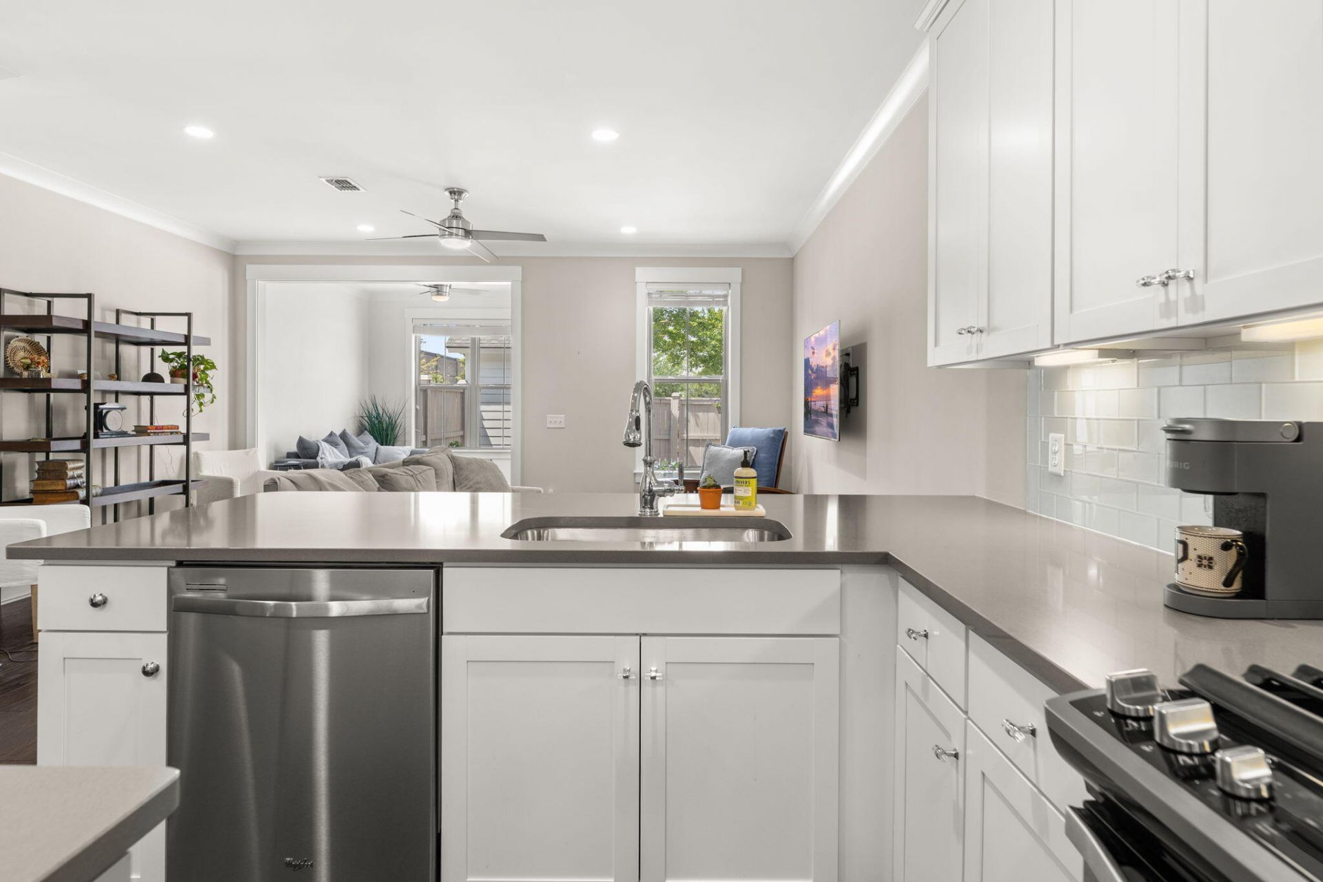 242 Oak Park Street Photo 8