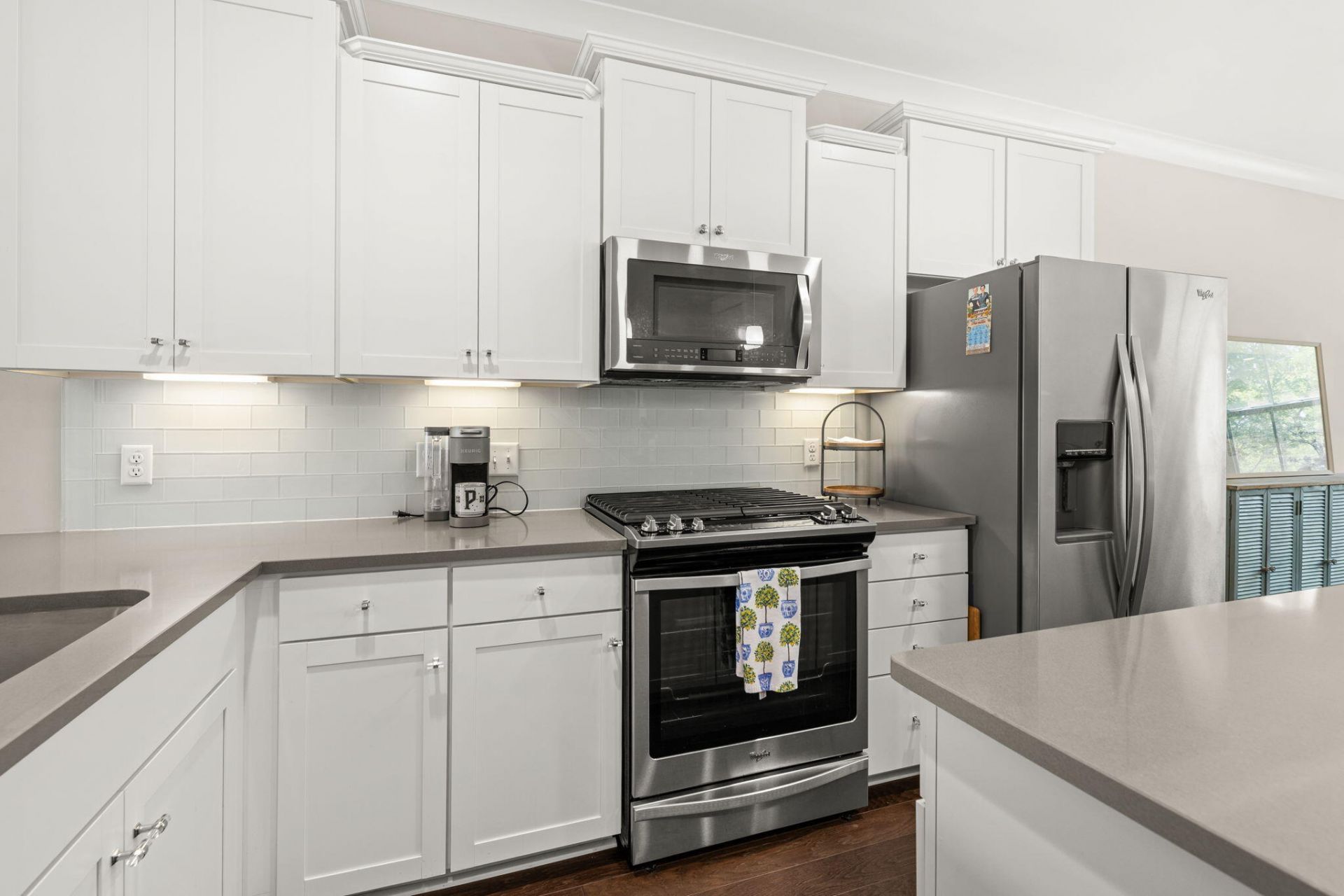 242 Oak Park Street Photo 9