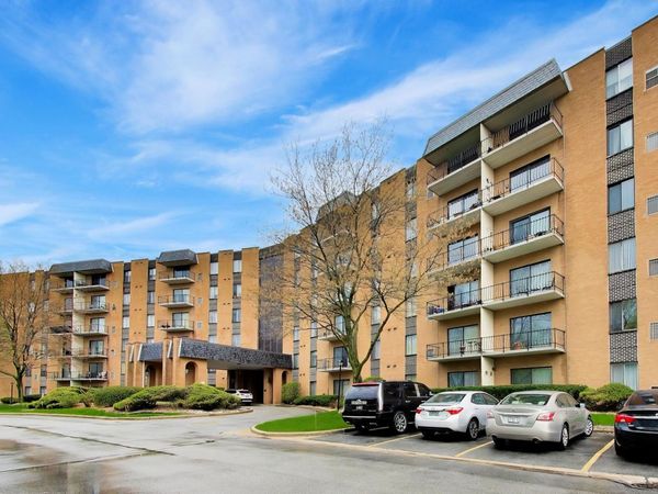 700 N Bruce Lane , Unit 312, Glenwood, IL 60425