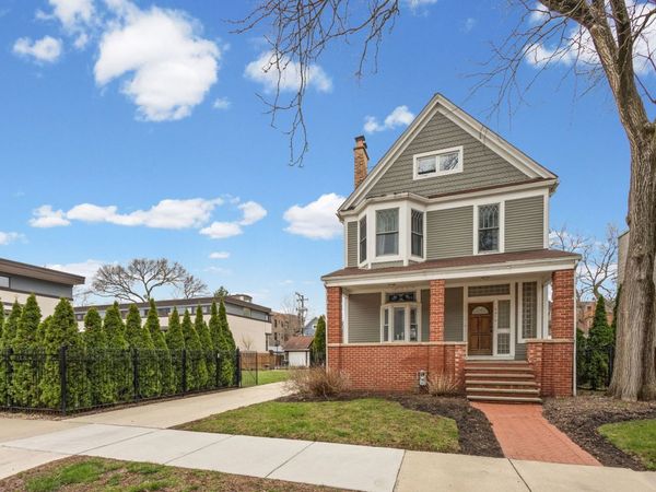 4916 S Blackstone Avenue, Chicago, IL 60615