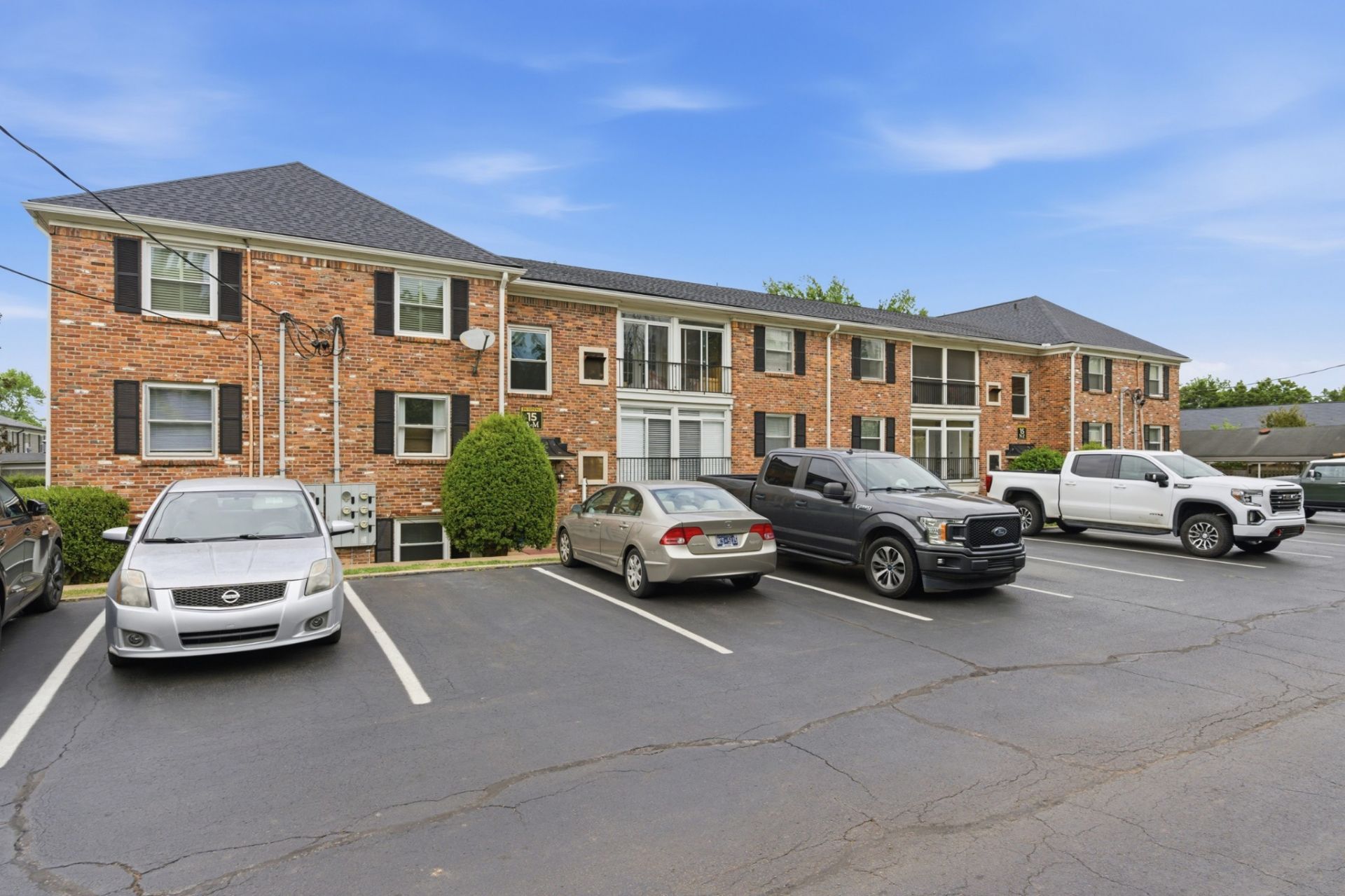 5025 Hillsboro Pike, Unit 15L, Nashville, TN 37215 Main Photo