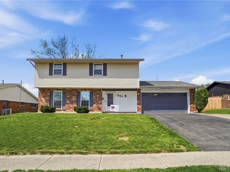 7240 Claybeck Drive, Huber Heights, OH 45424 Photo 2