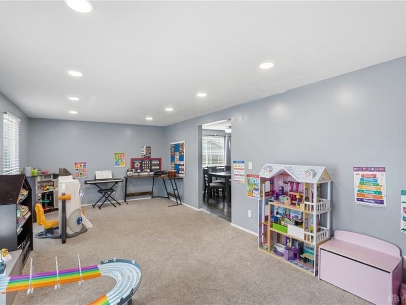 7240 Claybeck Drive, Huber Heights, OH 45424 Photo 9