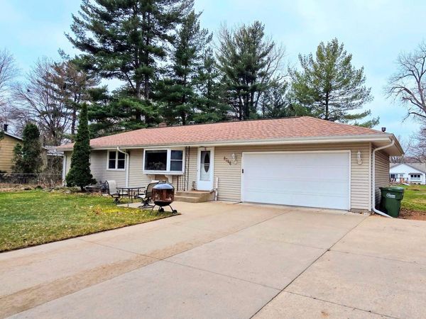 8346 Groveland Road, Mounds View, MN 55112