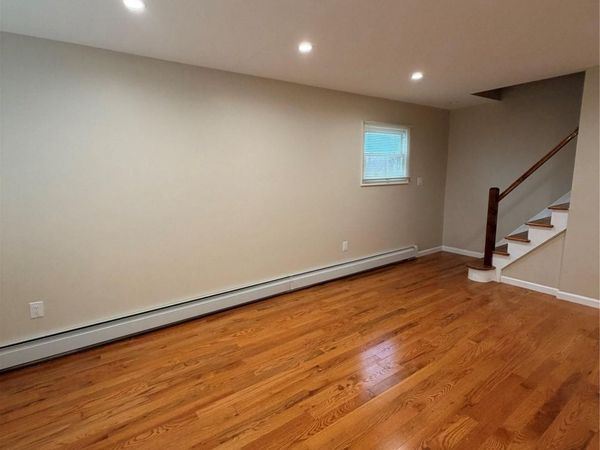 21 W Centennial Ave , Roosevelt, NY 11575