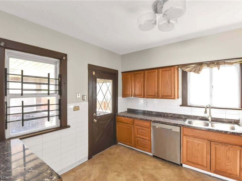 2037 Bunts Road, Lakewood, OH 44107 Photo 12