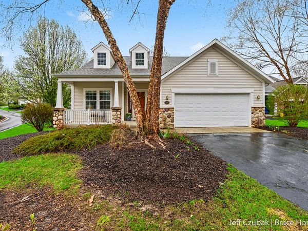 3550 Mill Point Drive SE, Kentwood, MI 49512