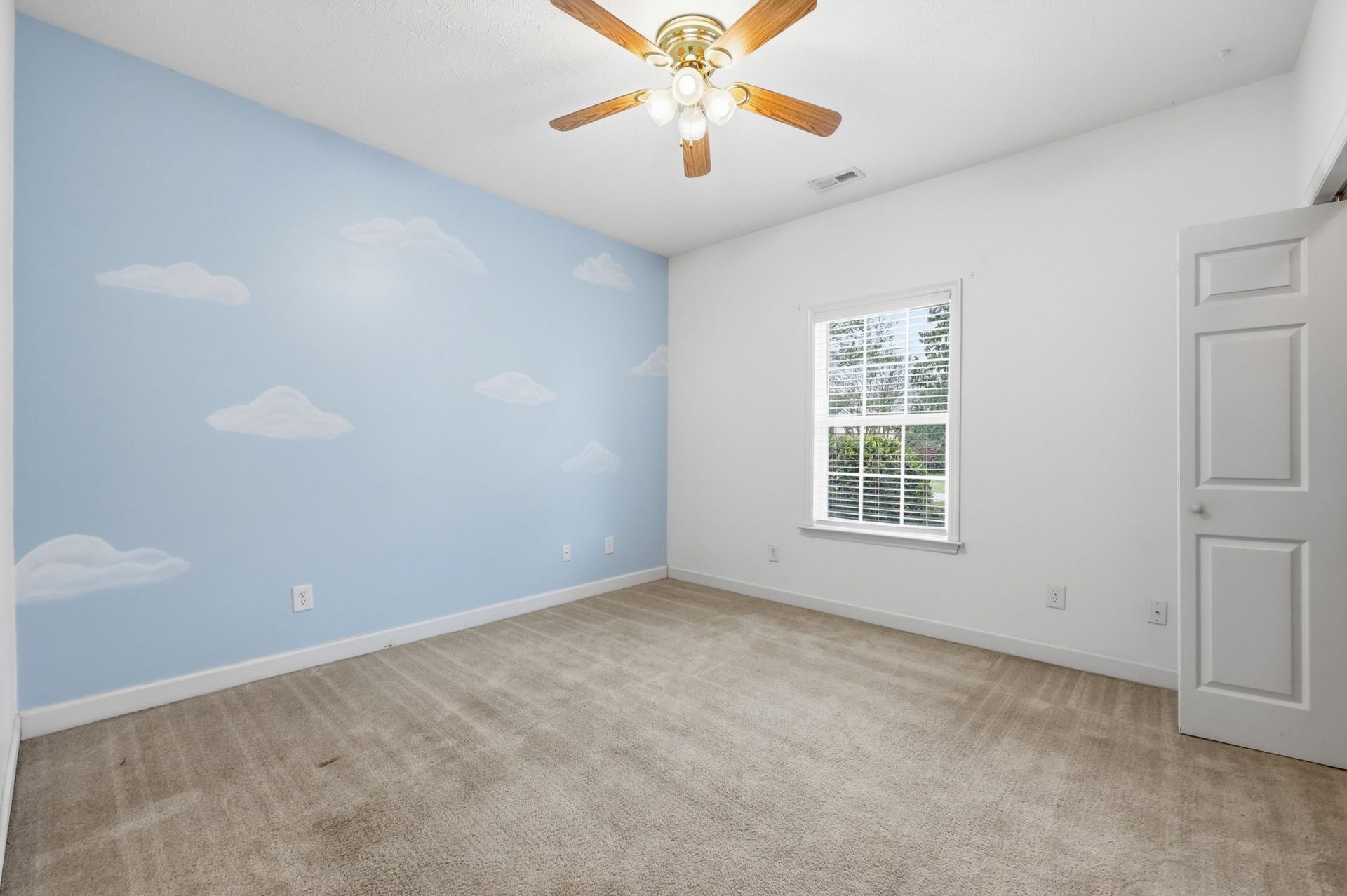 904 Collins St.  Photo 14