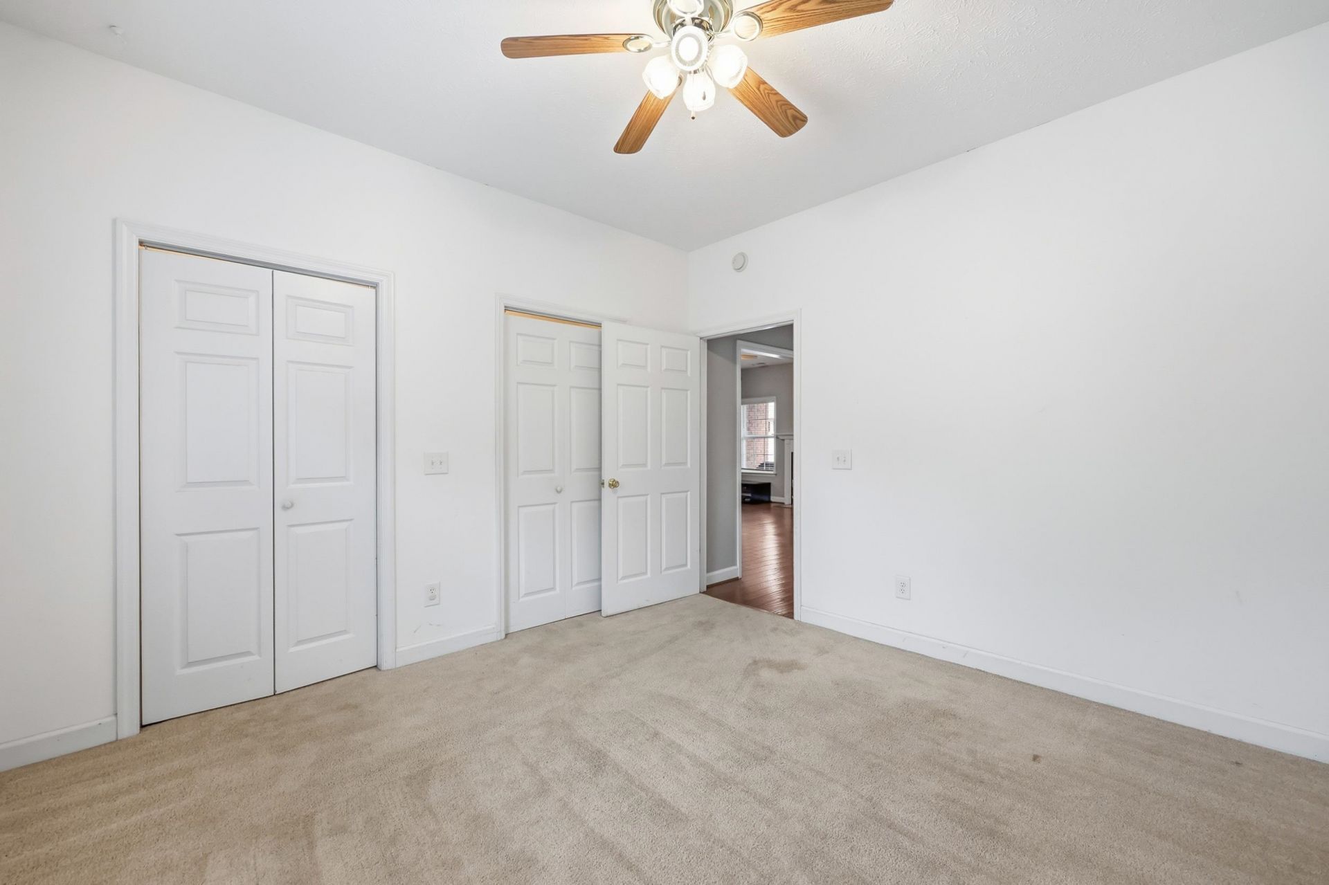 904 Collins St.  Photo 15