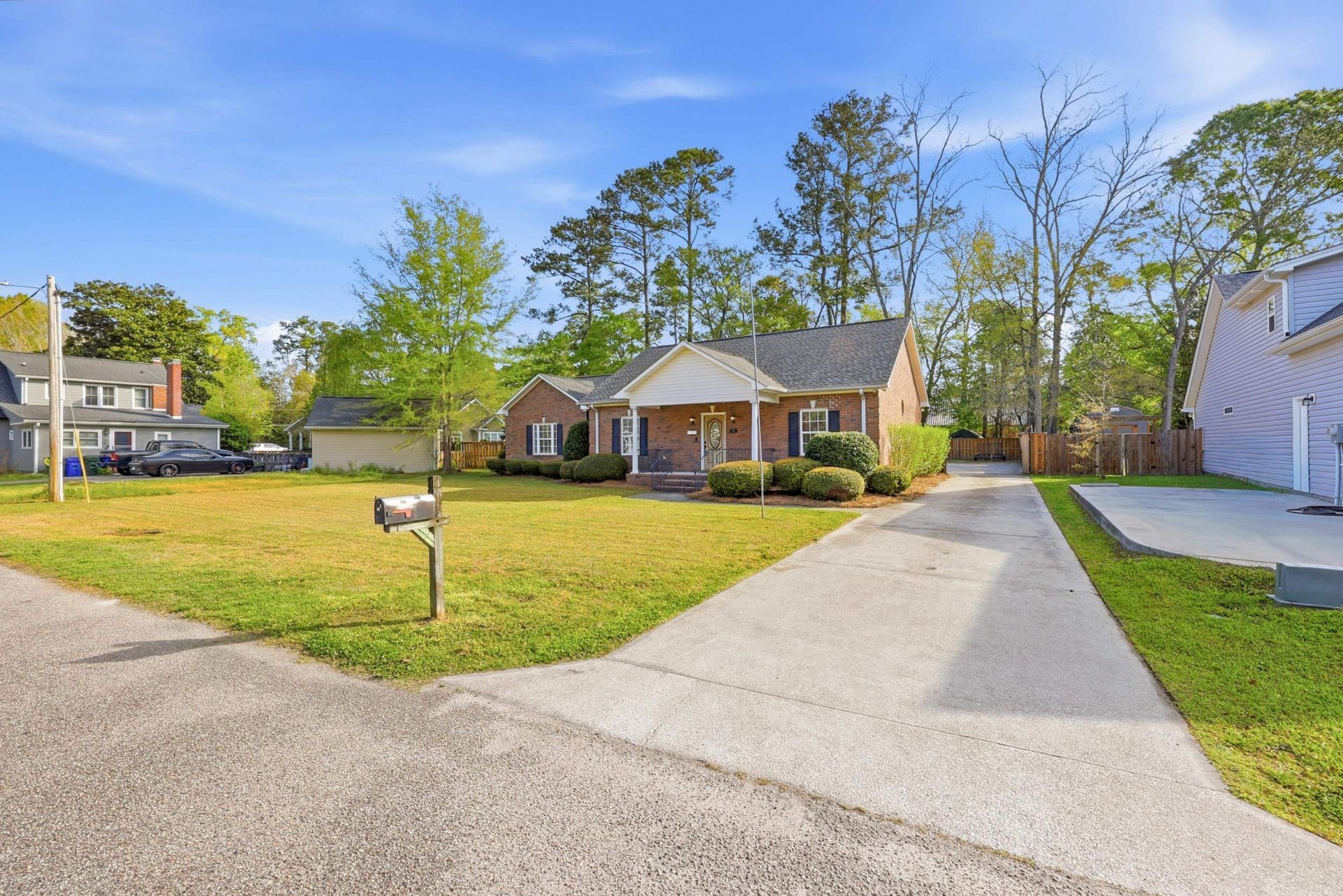 904 Collins St.  Photo 27