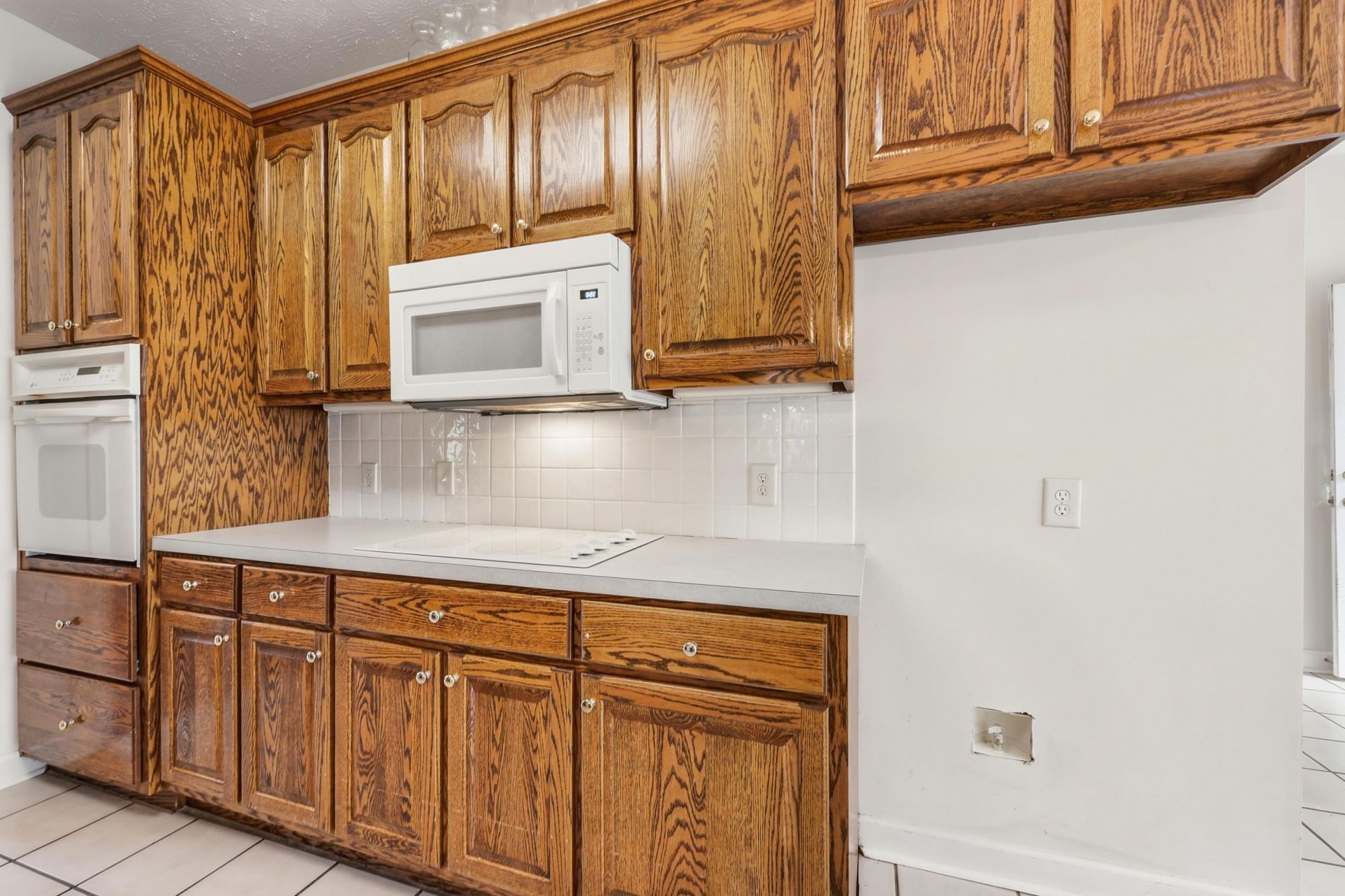 904 Collins St.  Photo 5