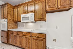 904 Collins St.  photo 4