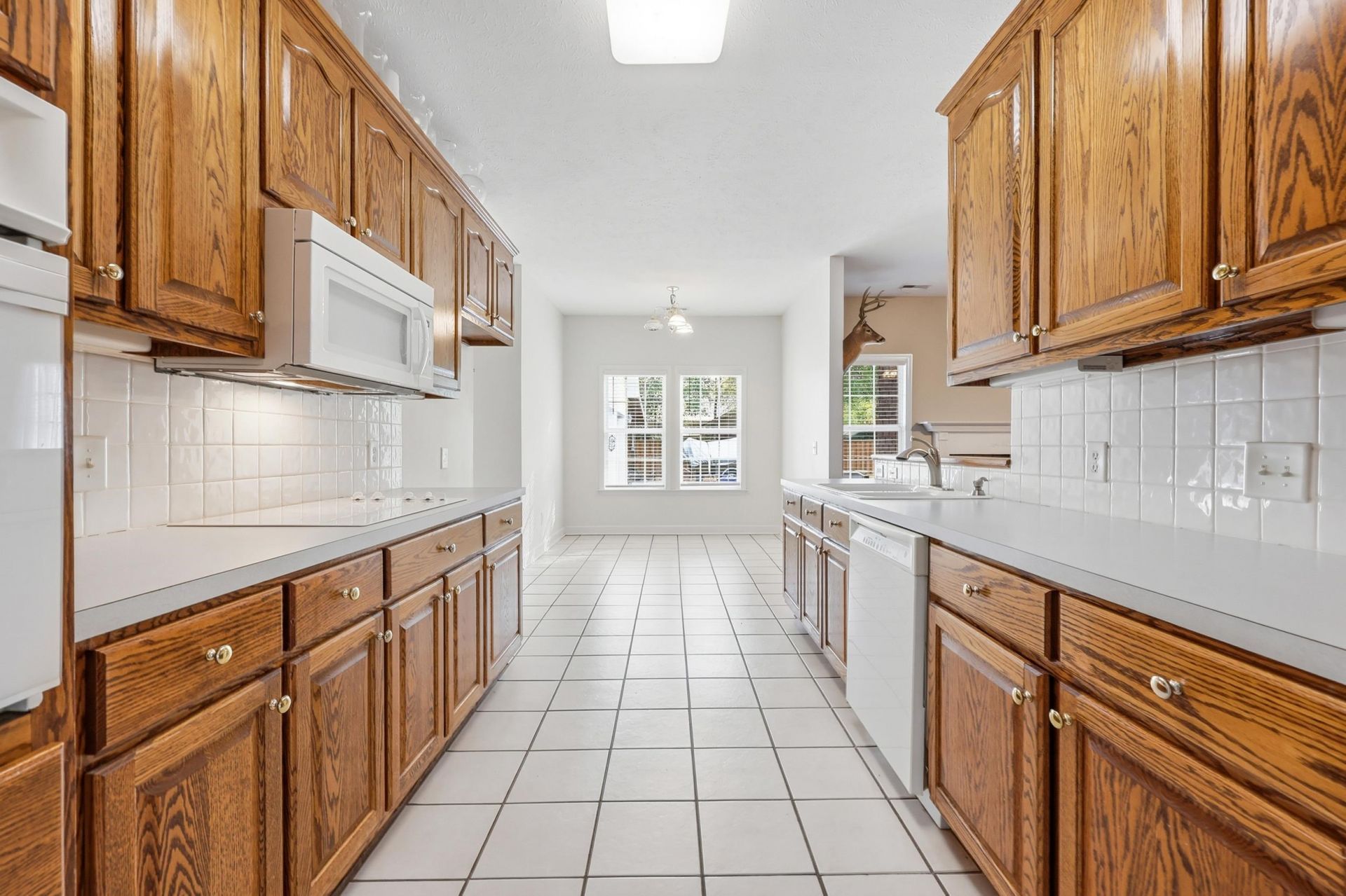 904 Collins St.  Photo 9