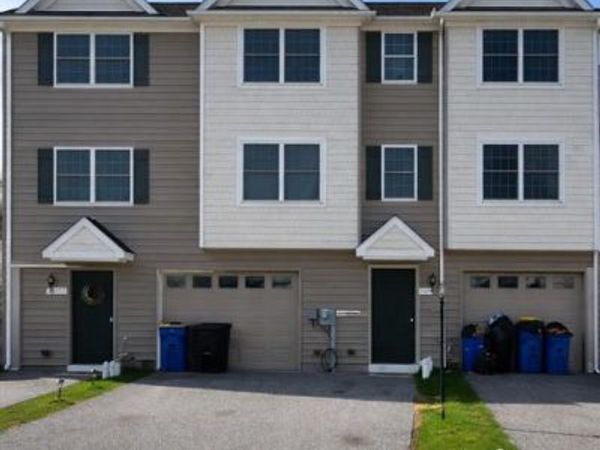 740 KENTWELL DRIVE, YORK, PA 17406