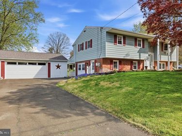 157 BLUE JAY ROAD, CHALFONT, PA 18914