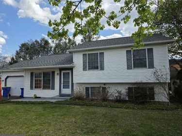 8651 PRESIDENTS DRIVE, HUMMELSTOWN, PA 17036