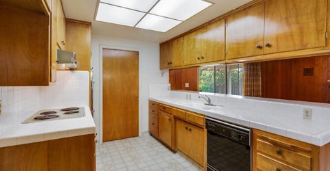 7341 S Land Park Dr, Sacramento, CA 95831 Photo