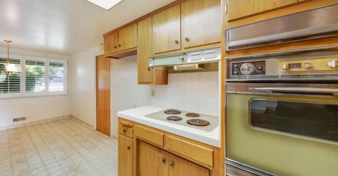 7341 S Land Park Dr, Sacramento, CA 95831 Photo