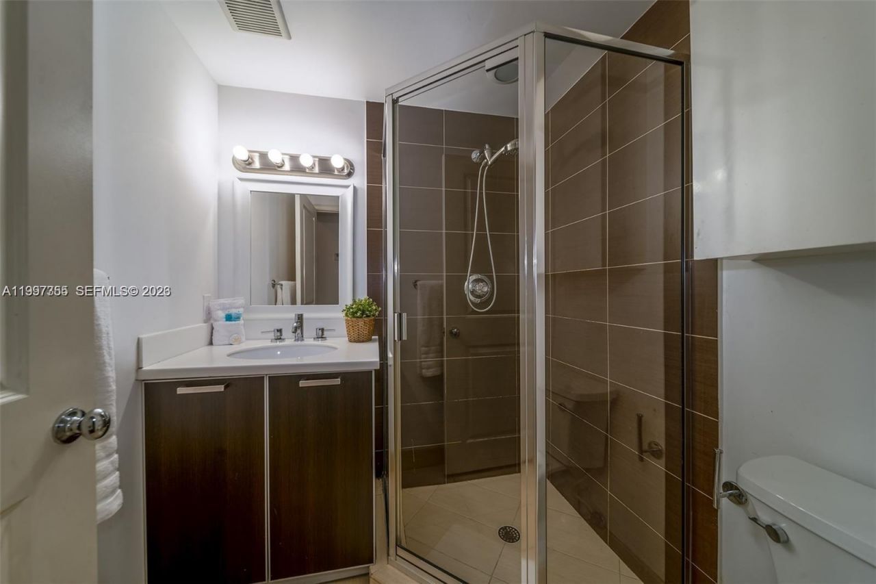 601 11th St, Unit 206, Miami Beach, FL 33139 Photo