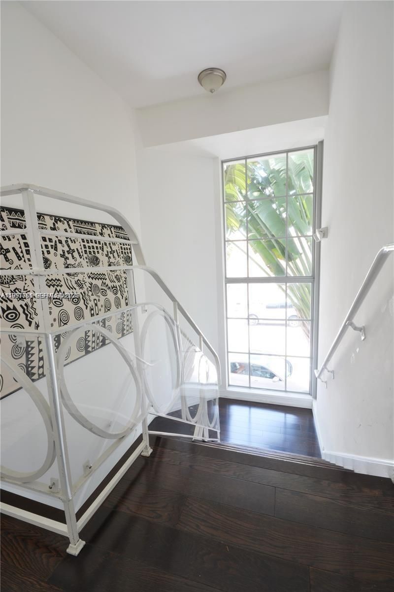 601 11th St, Unit 206, Miami Beach, FL 33139 Photo