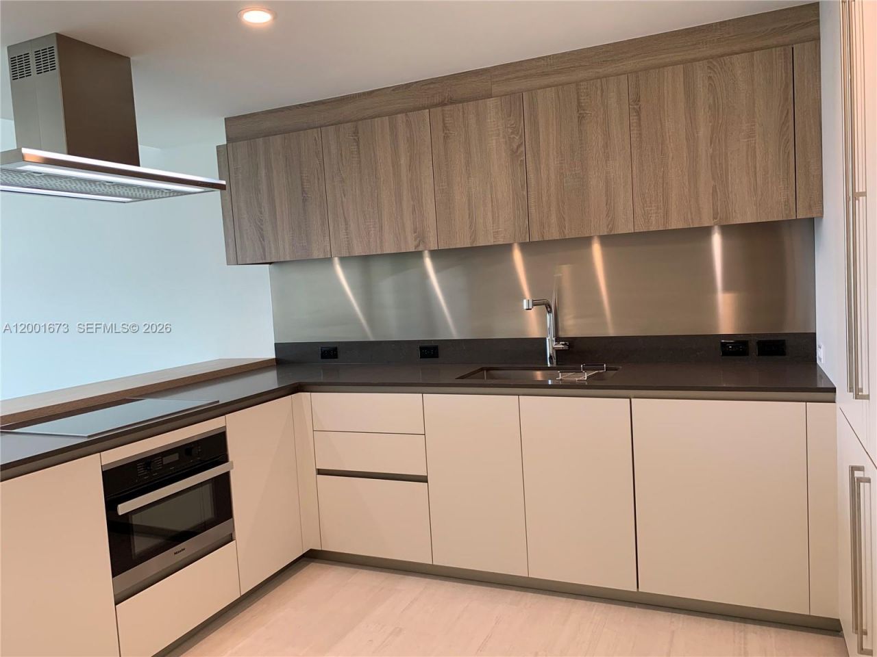 1000 Brickell Plz, Unit 3904, Miami, FL 33131 Photo