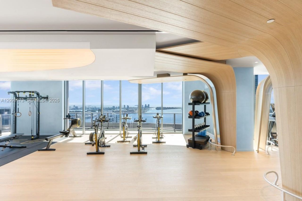 1000 Brickell Plz, Unit 3904, Miami, FL 33131 Photo