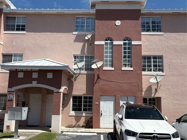 12035 SW 14th St, Unit 105, Miami, FL 33184