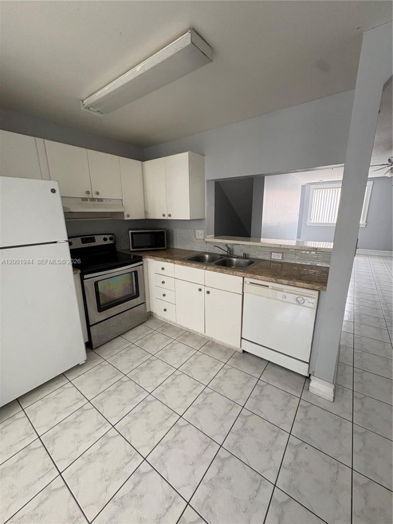 12035 SW 14th St, Unit 105, Miami, FL 33184 Photo