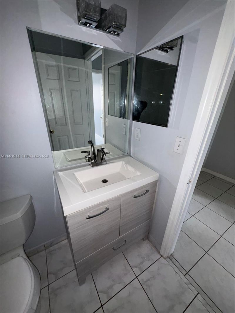 12035 SW 14th St, Unit 105, Miami, FL 33184 Photo