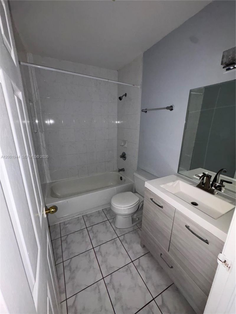 12035 SW 14th St, Unit 105, Miami, FL 33184 Photo
