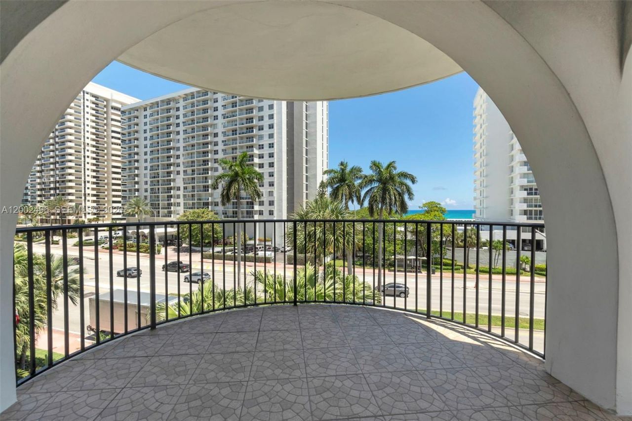 5660 Collins Ave, Unit 4B, Miami Beach, FL 33140 Photo