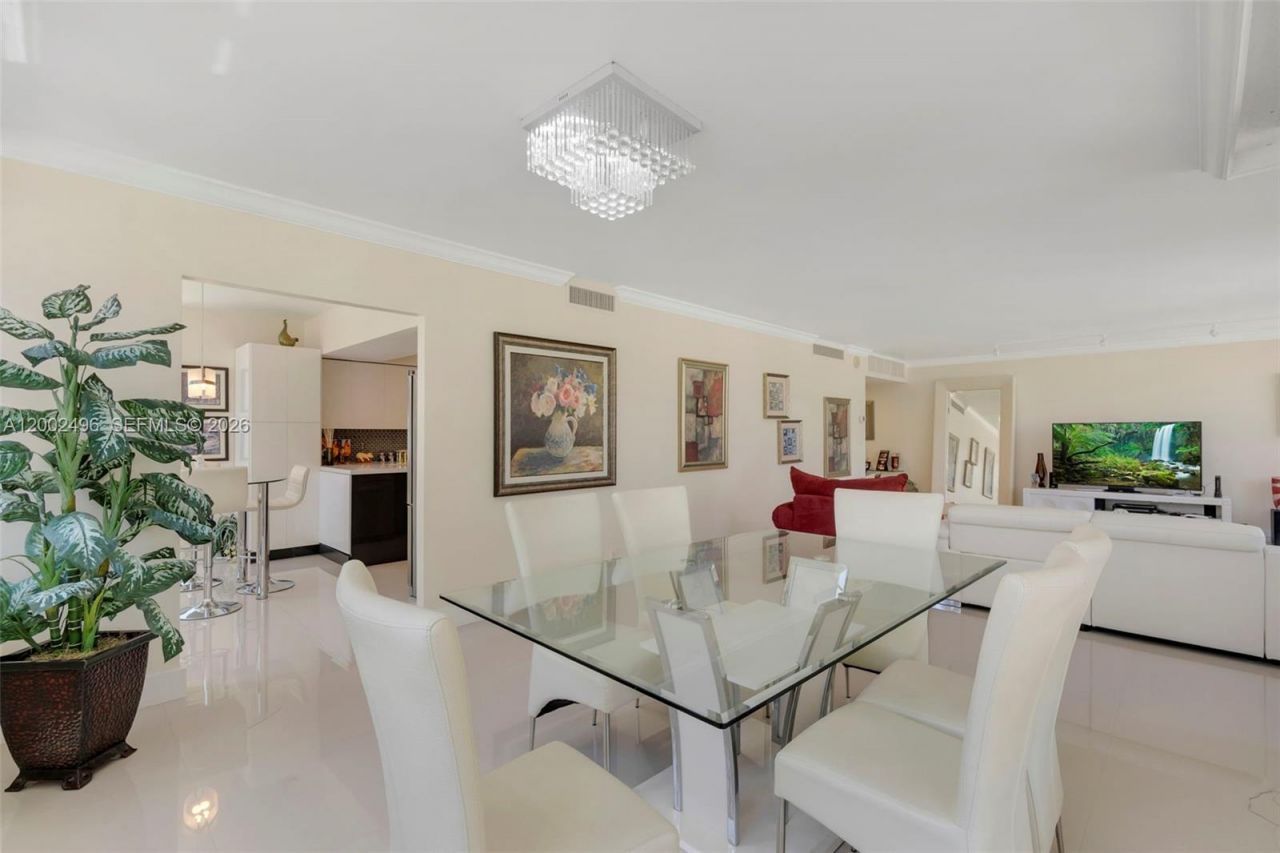 5660 Collins Ave, Unit 4B, Miami Beach, FL 33140 Photo