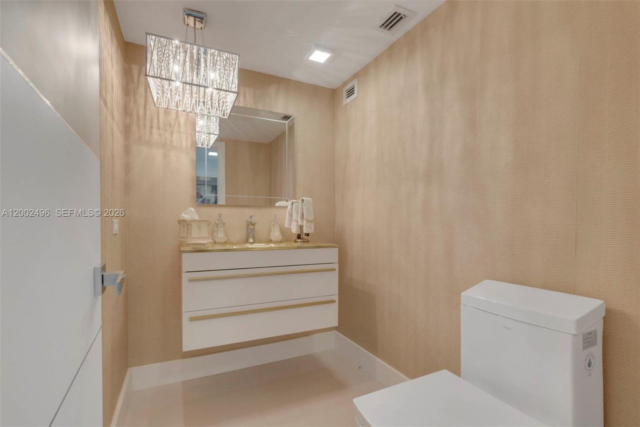 5660 Collins Ave, Unit 4B, Miami Beach, FL 33140 Photo