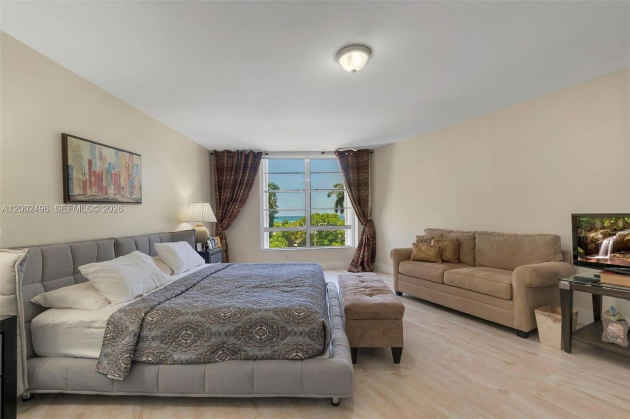 5660 Collins Ave, Unit 4B, Miami Beach, FL 33140 Photo