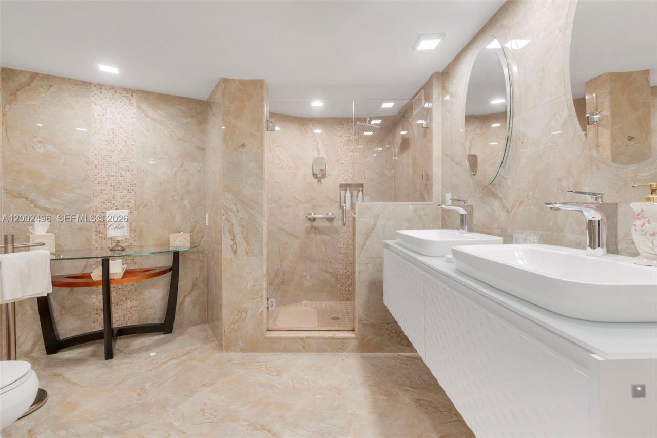 5660 Collins Ave, Unit 4B, Miami Beach, FL 33140 Photo