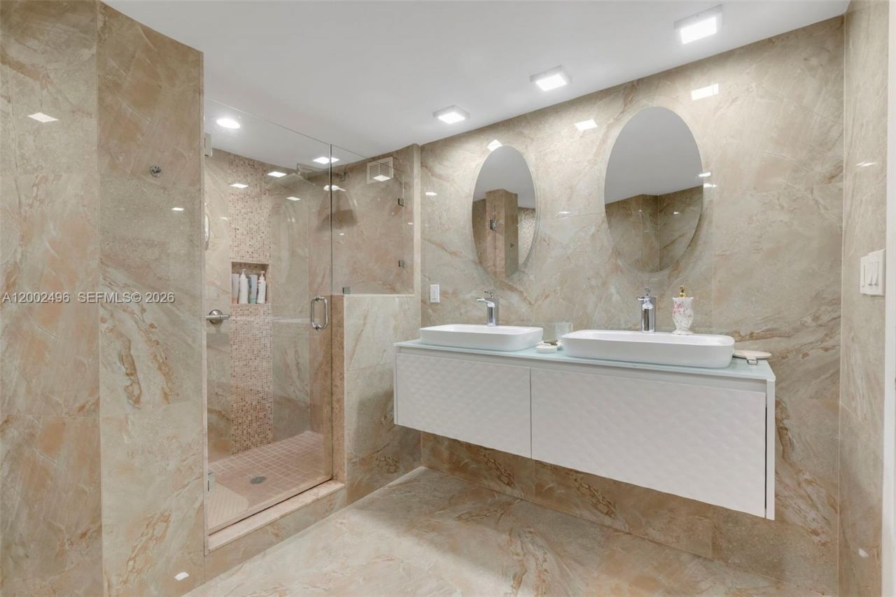 5660 Collins Ave, Unit 4B, Miami Beach, FL 33140 Photo