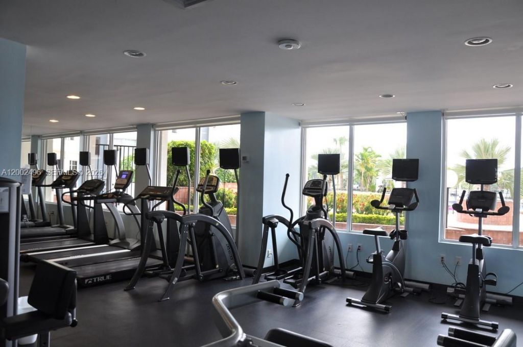 5660 Collins Ave, Unit 4B, Miami Beach, FL 33140 Photo