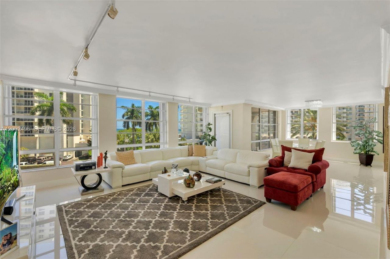 5660 Collins Ave, Unit 4B, Miami Beach, FL 33140 Photo