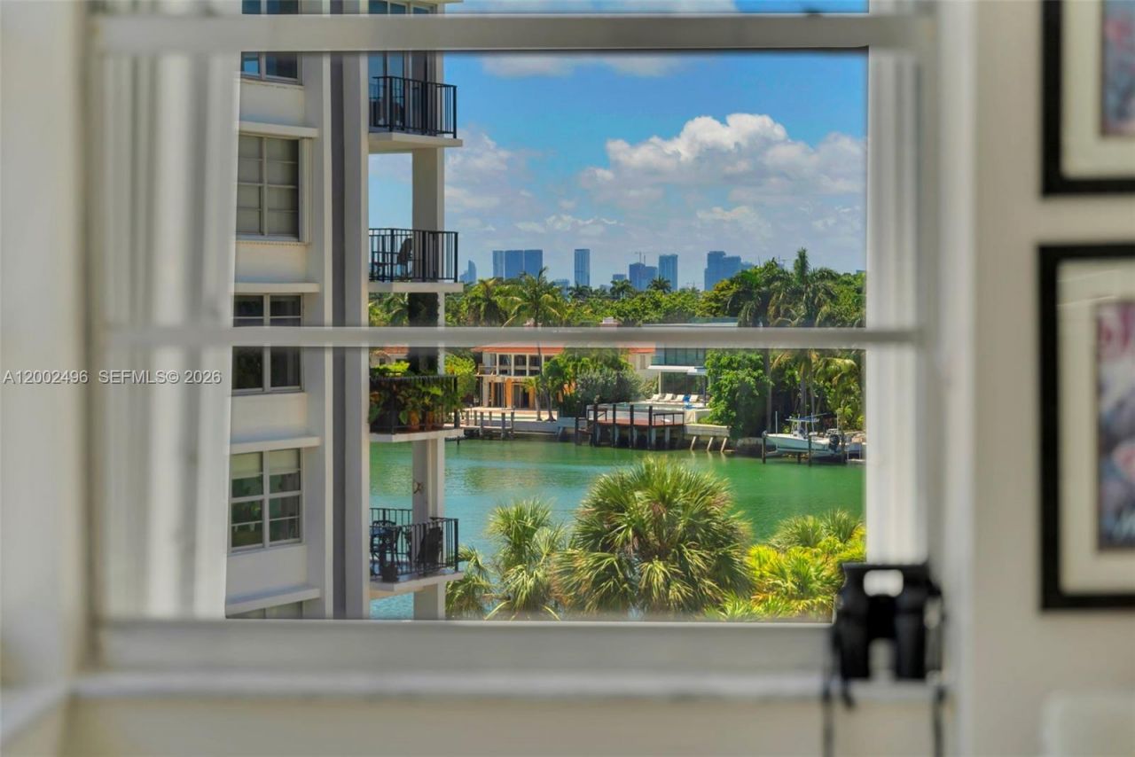 5660 Collins Ave, Unit 4B, Miami Beach, FL 33140 Photo