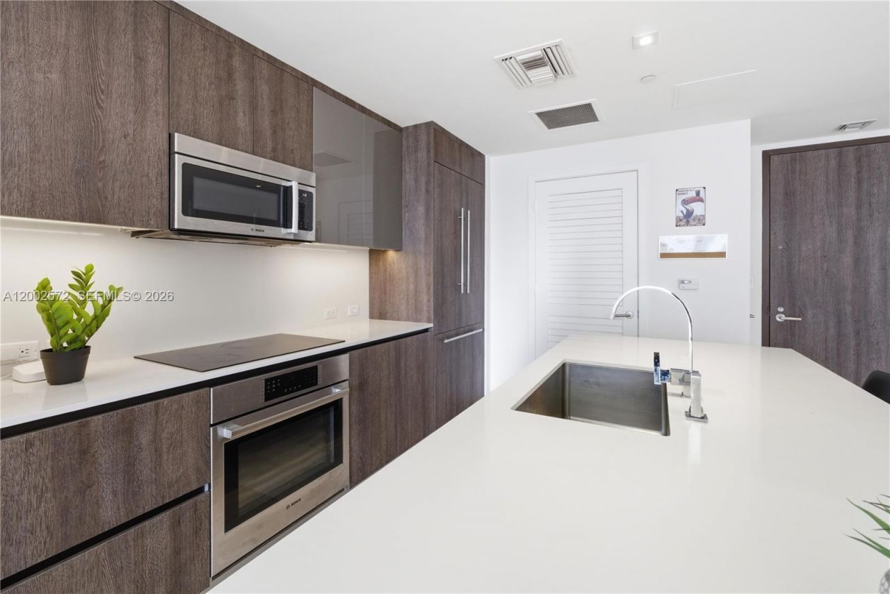 68 SE 6th St, Unit 1106, Miami, FL 33131 Photo