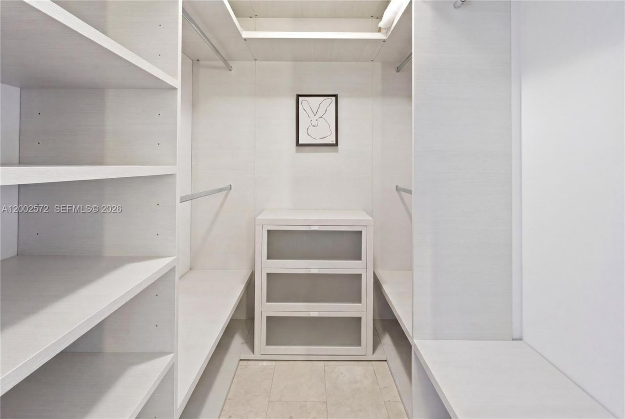 68 SE 6th St, Unit 1106, Miami, FL 33131 Photo