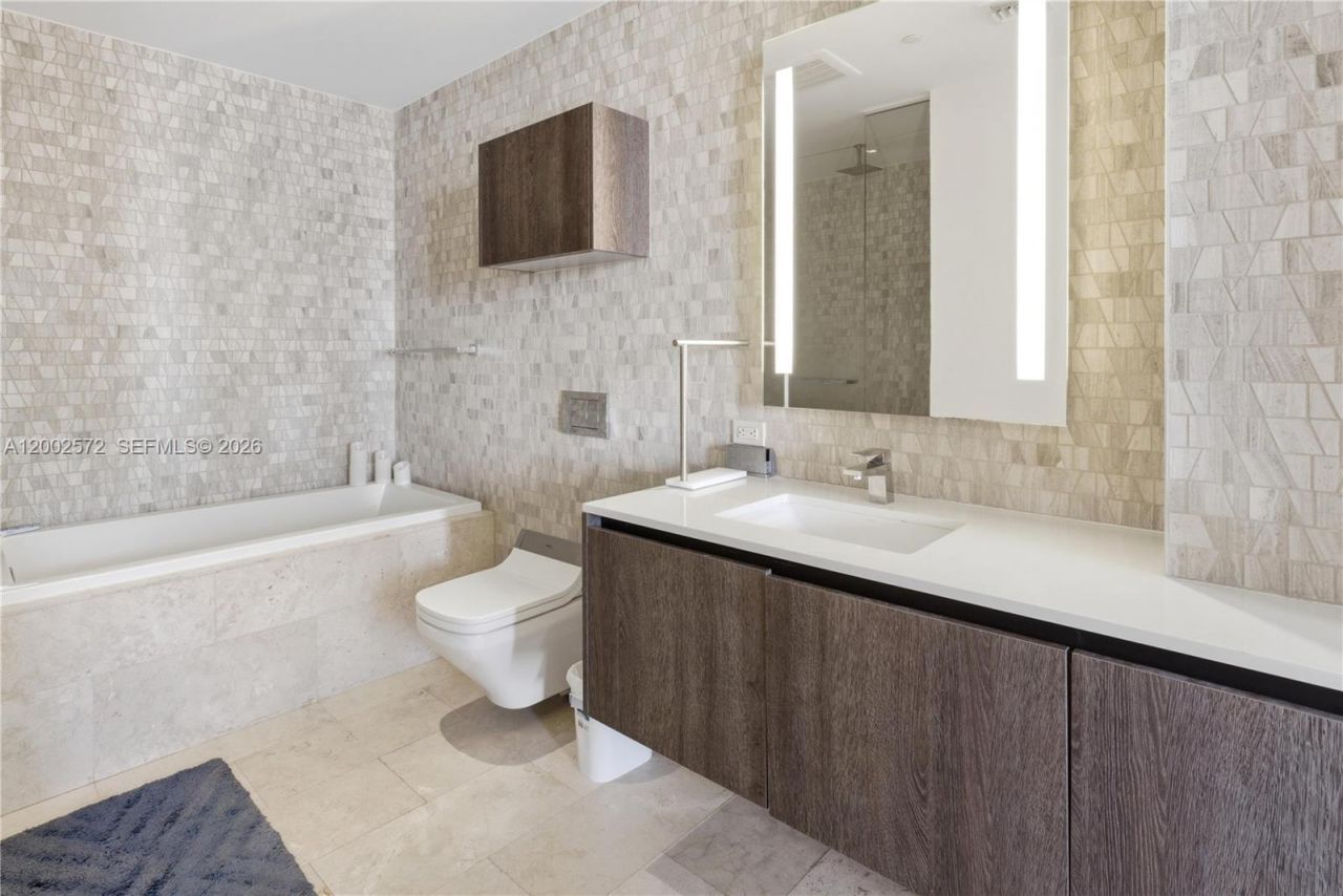 68 SE 6th St, Unit 1106, Miami, FL 33131 Photo