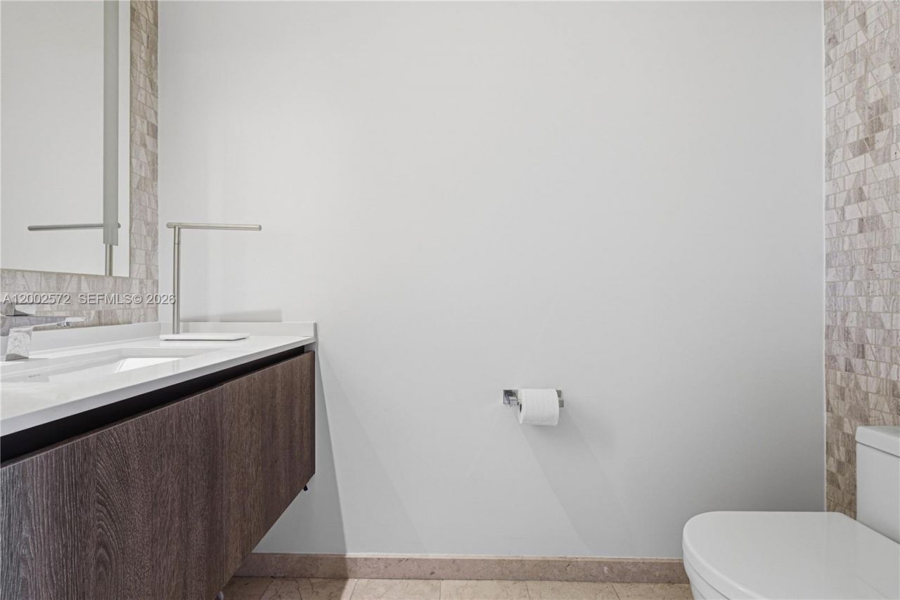 68 SE 6th St, Unit 1106, Miami, FL 33131 Photo