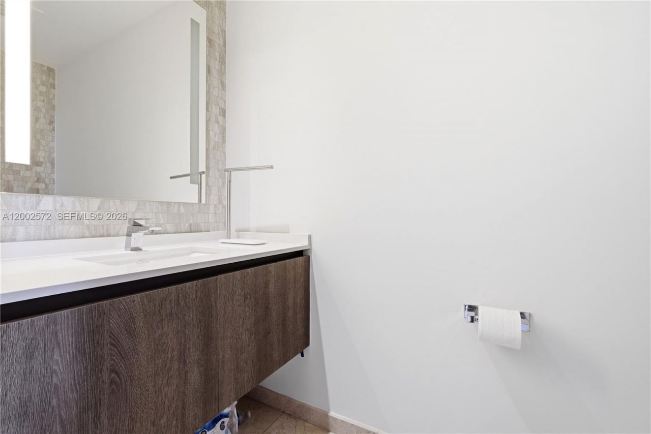 68 SE 6th St, Unit 1106, Miami, FL 33131 Photo