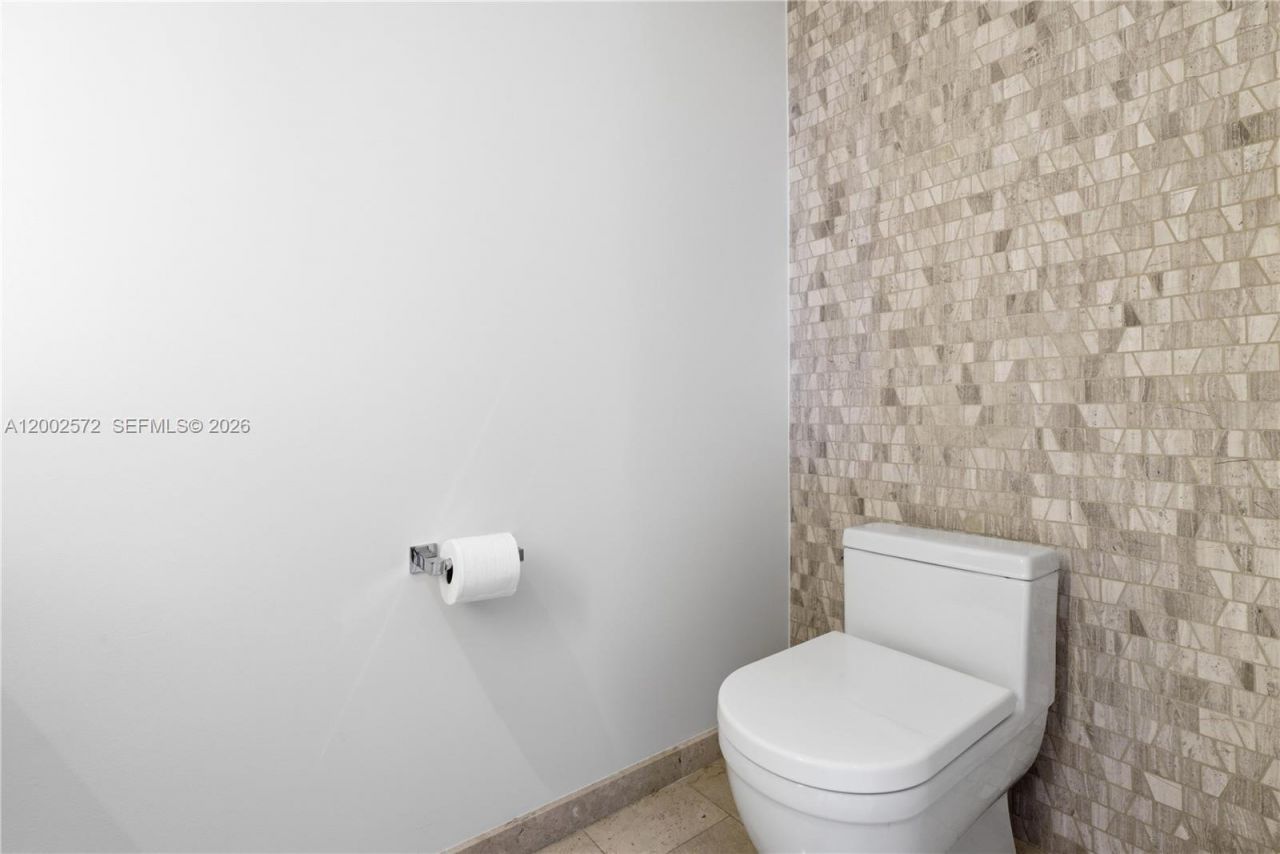 68 SE 6th St, Unit 1106, Miami, FL 33131 Photo