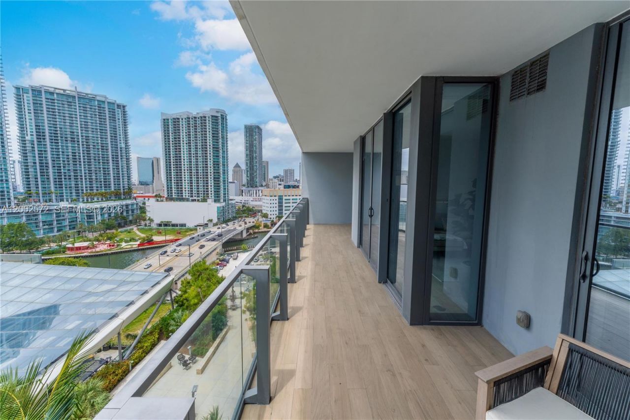 68 SE 6th St, Unit 1106, Miami, FL 33131 Photo