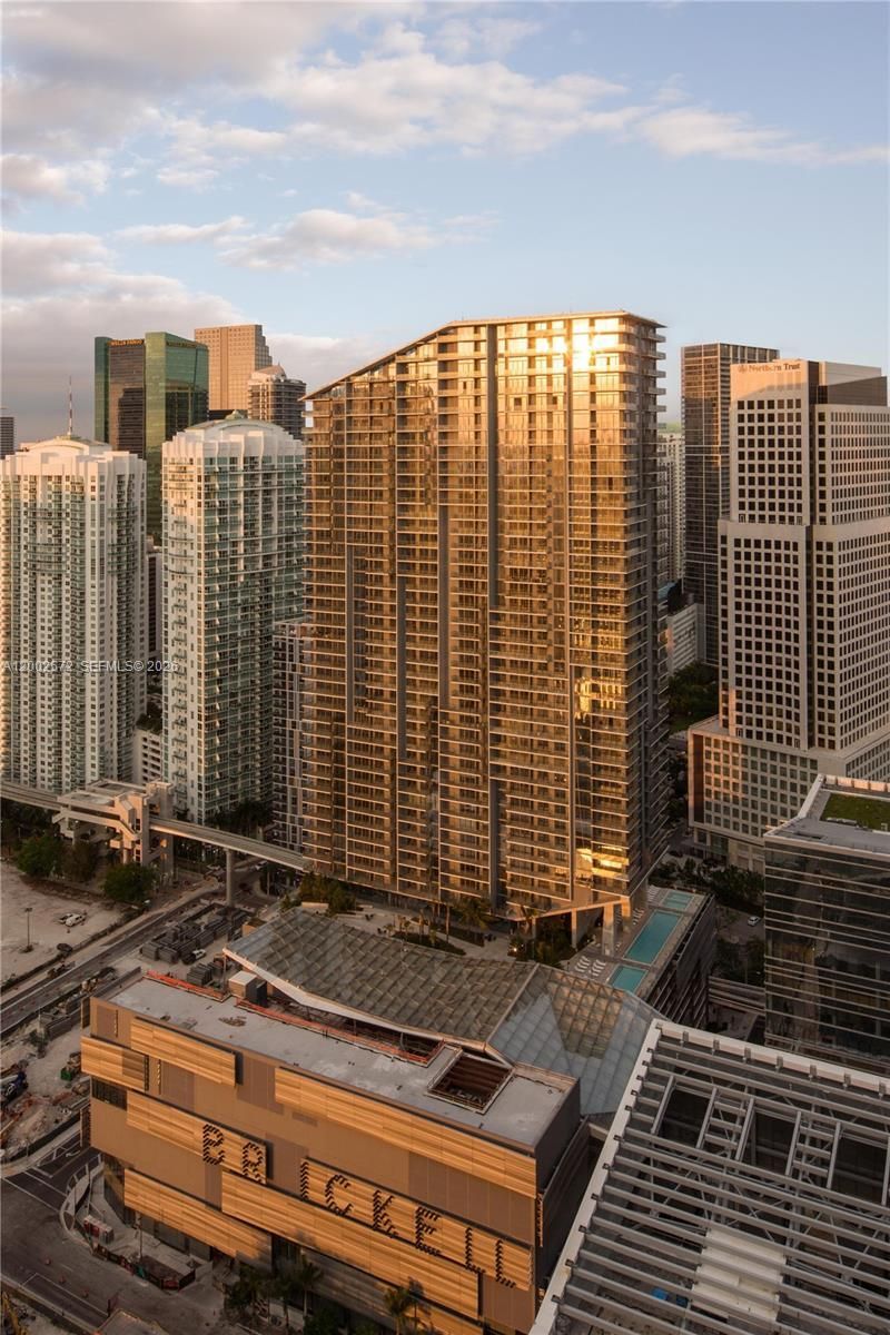 68 SE 6th St, Unit 1106, Miami, FL 33131 Photo