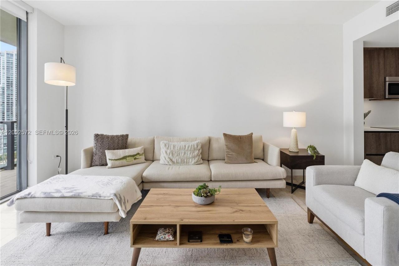 68 SE 6th St, Unit 1106, Miami, FL 33131 Photo